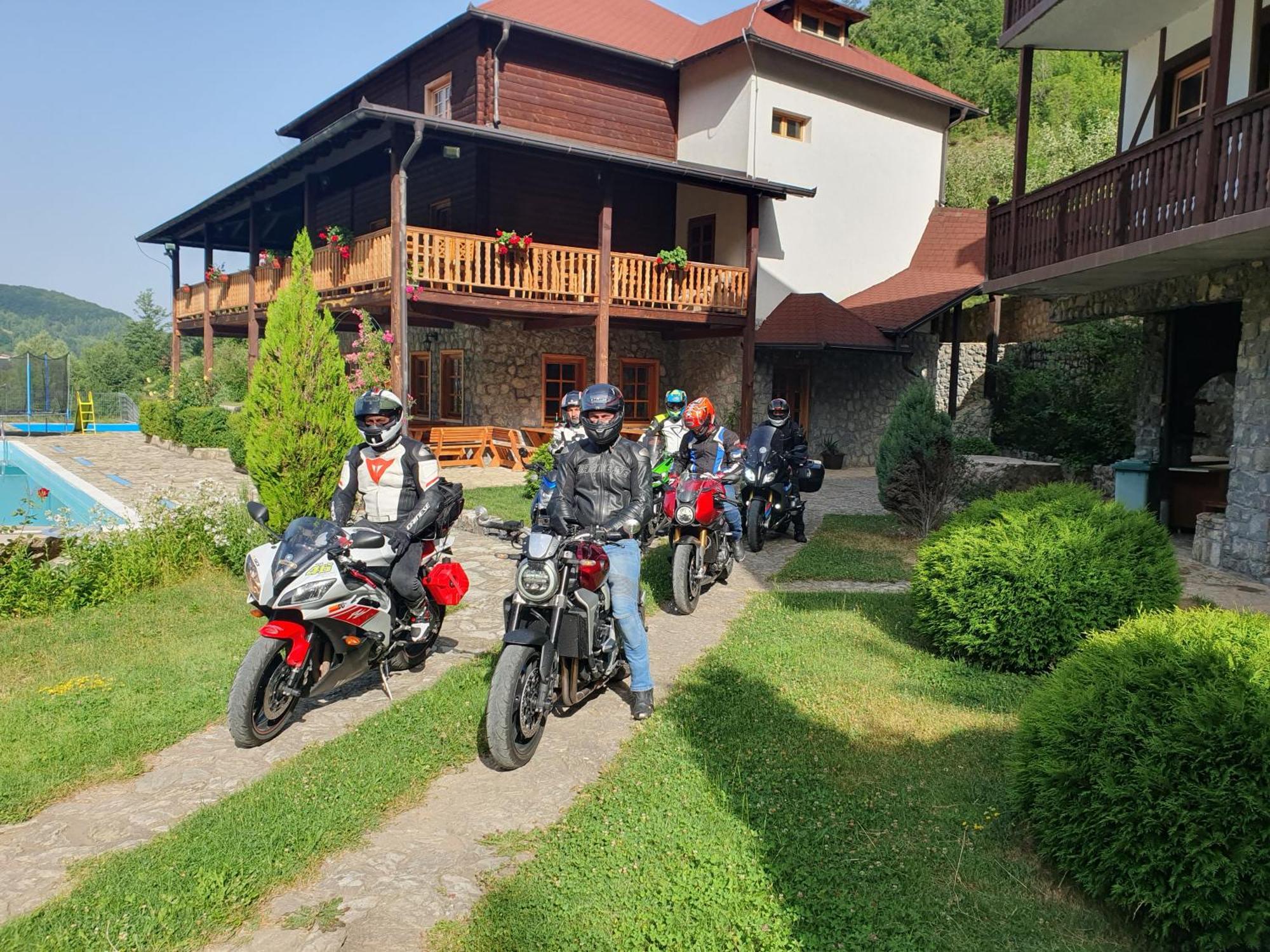 Etno Selo Vrelo & Camping Guest House Berane Exterior photo